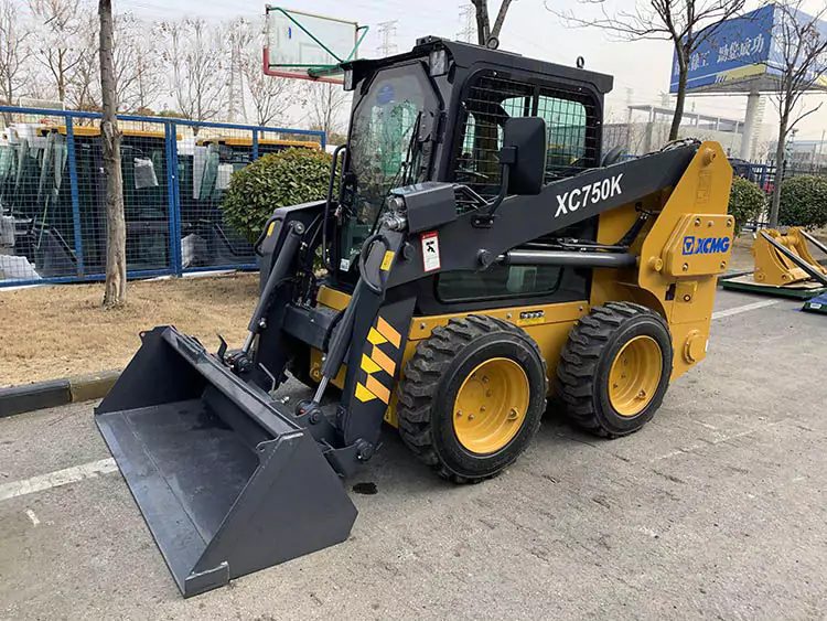 XCMG XC750K Skid Steer Loader-6