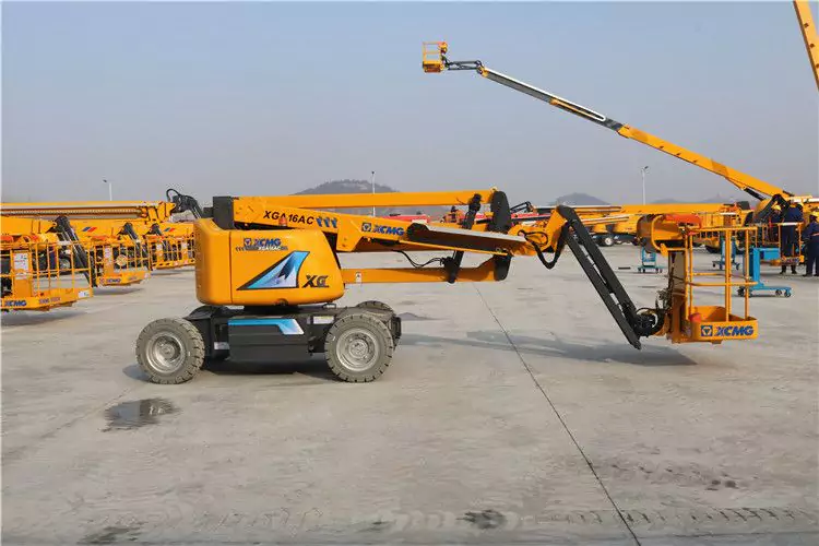 XCMG XGA16AC Articulating Boom Lift-2