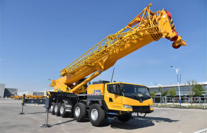 QY100K7C_1 Truck Crane (H-leg)