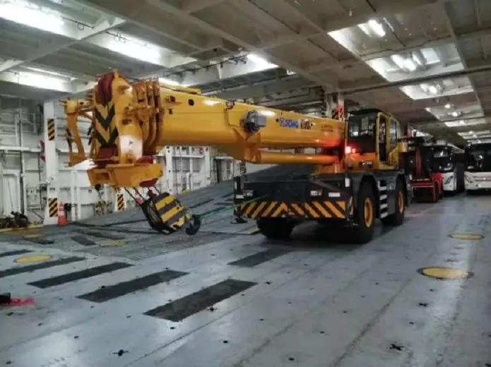 XCMG XCR30 Rough Terrain Crane-3