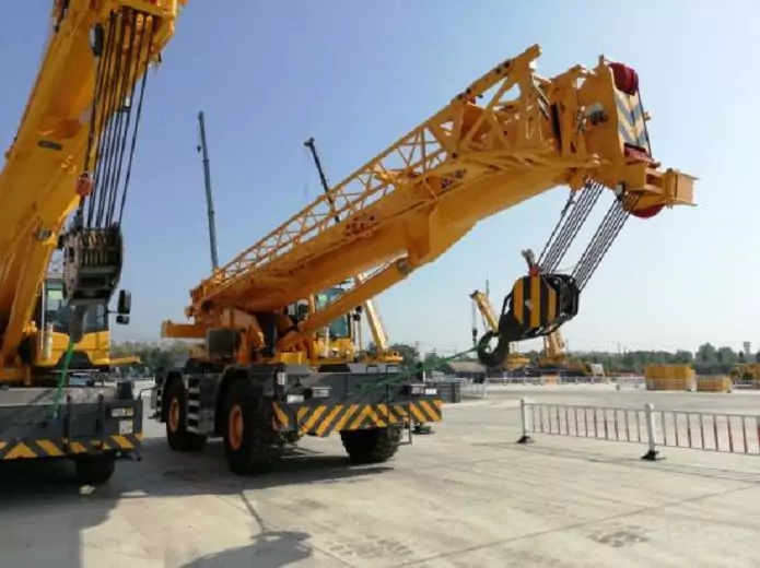 XCMG XCR30 Rough Terrain Crane-4