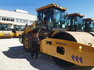 XCMG XS203J(Tire Ⅱ) Single Drum Rollers & Soil Compactors-1