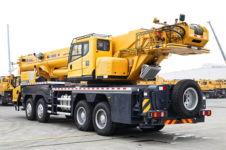 XCT85_M Truck Crane