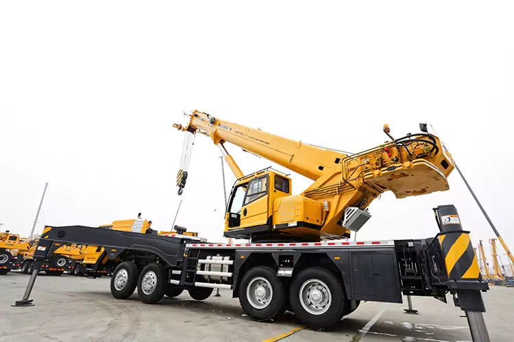 XCMG XCT85 Truck Crane-1