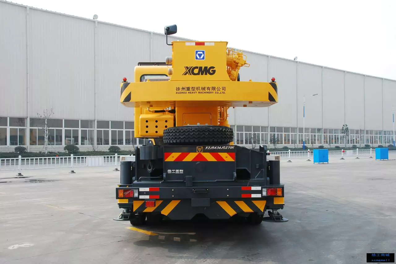 XCMG QY70K-I Truck Crane-1