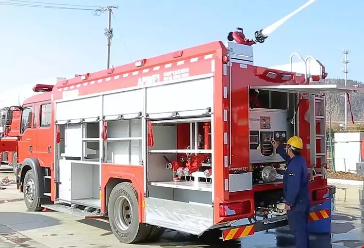 XCMG AP50F1 Multi-functional Fire Truck-3