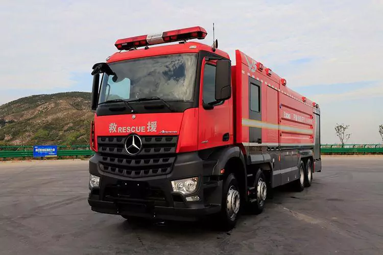 XCMG PM180F1 Tank Fire Truck-3