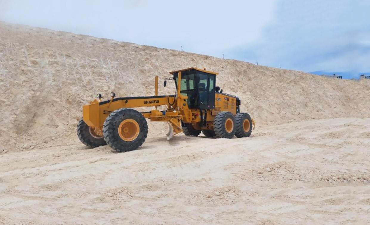 Shantui SG27-C5 motor grader works on a mining_yyth