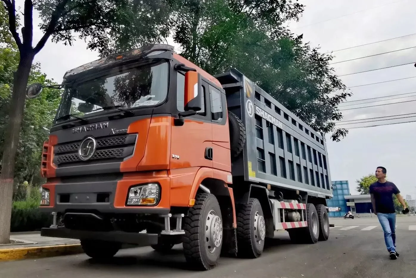 SHACMAN 8x4 X3000 Dump Truck-2