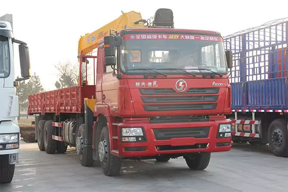 shacman-8x4-crane-truck-1